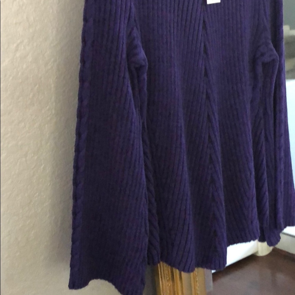Sweater - Picture 3 of 5